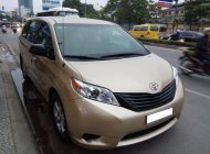 Toyota Sienna Le 2010 - Cần bán xe Toyota Sienna 2.7 LE 2010 màu vàng cát nhập Mỹ giá 1 tỷ 360 tr tại Tp.HCM