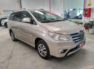 Toyota Innova V 2015 - Cần bán xe Toyota Innova V 2015, màu vàng đồng, xe siêu đẹp, giá thương lượng, có trả góp giá 700 triệu tại Tp.HCM