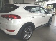 Hyundai Tucson  2.0 AT 2018 - Cần bán xe Hyundai Tucson 2.0 AT đời 2018, màu trắng giá 920 triệu tại Vĩnh Long