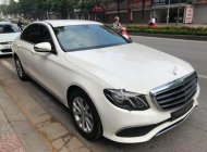 Mercedes-Benz E class 200 2017 - Cần bán lại xe Mercedes 200 2017, màu trắng số tự động giá 1 tỷ 950 tr tại Hà Nội