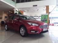 Ford Focus Titanium 2018 - Bán Focus Titanium cao cấp mới hoàn toàn màu đỏ, trắng, nâu hổ phách, xanh dương, giao tại Yên Bái LH: 0941.921.742 giá 735 triệu tại Yên Bái