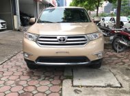 Toyota Highlander LE 2011 - Cần bán gấp Toyota Highlander năm 2011 màu vàng, 1 tỷ 180 triệu, nhập khẩu nguyên chiếc Mỹ, siêu đẹp giá 1 tỷ 180 tr tại Hà Nội