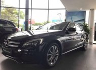 Mercedes-Benz C class  C200  2018 - Cần bán xe Mercedes C200 2018, màu đen giá 1 tỷ 684 tr tại Quảng Ngãi