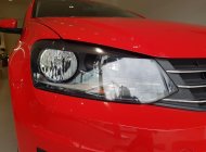 Volkswagen Polo 2017 - Bán Volkswagen Polo Sedan đời 2017, xe nhập, màu đỏ giá 699 triệu tại Cần Thơ