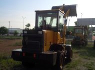 Xe tải 500kg - dưới 1 tấn 2018 - Bán và cho thuê máy xúc lật khu vực miền trung Quảng Nam, Đà Nẵng giá 100 triệu tại Đà Nẵng