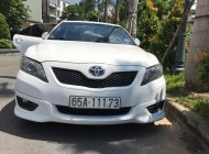 Toyota Camry SE 2010 - Cần bán Toyota Camry SE sản xuất năm 2010, màu trắng, nhập khẩu nguyên chiếc giá 890 triệu tại Tp.HCM