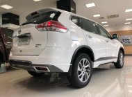 Nissan X trail V Series 2.0 SL Luxury 2018 - Cần bán xe Nissan X trail V Series 2.0 SL Luxury sản xuất năm 2018, màu trắng giá cạnh tranh giá 975 triệu tại Quảng Ninh