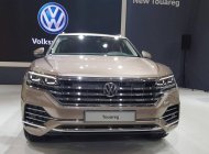 Volkswagen Touareg 2018 - Nhận đặt hàng Volkswagen Touareg hoàn toàn mới 2019 - Xe nhập chính hãng giá 3 tỷ 100 tr tại Tp.HCM
