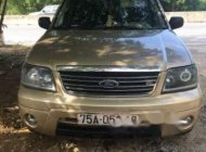 Ford Escape 2005 - Cần bán Ford Escape đời 2005, màu vàng, xe mới tinh giá 250 triệu tại TT - Huế