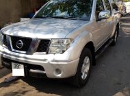 Nissan Navara LE 2011 - Cần bán Nissan Navara LE sản xuất 2011, màu bạc, xe nhập còn mới, giá 380tr giá 380 triệu tại Hà Nội