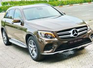 Mercedes-Benz GLC-Class GLC300 2018 - Cần bán Mercedes GLC300 năm 2018, màu nâu, giao xe ngay giá 2 tỷ 209 tr tại Lâm Đồng