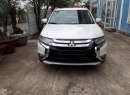 Mitsubishi Outlander 2019 - Bán xe Mitsubishi Outlander 2019 tại Quảng Bình. Trả góp đến 80%, xe có sẵn giao ngay. LH: 0911.82.1513 giá 807 triệu tại Quảng Bình