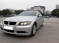 BMW 3 Series 320i 2008 - Gia đình cần bán BMW 320i, sản xuất 2008, số tự động, màu bạc giá 323 triệu tại Tp.HCM