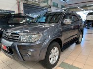 Toyota Fortuner  G 2009 - Bán ô tô Toyota Fortuner G đời 2009, màu xám số sàn giá 630 triệu tại Tp.HCM