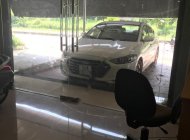 Hyundai Elantra 2017 - Bán Hyundai Elantra sản xuất năm 2017, màu trắng, số sàn giá 520 triệu tại Lào Cai