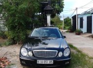 Mercedes-Benz E class E200 2004 - Cần bán gấp Mercedes E200 sản xuất 2004, màu đen, xe nhập giá 300 triệu tại Bình Dương