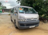 Toyota Hiace 2005 - Cần bán gấp xe cũ Toyota Hiace 2.5 đời 2005, màu bạc, 235 triệu giá 235 triệu tại Bình Định