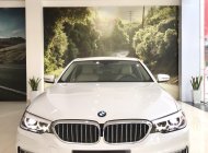 BMW 5 Series 520i 2018 - Cần bán nhanh chiếc xe BMW 5 Series 520i năm sản xuất 2018, màu trắng, giá cạnh tranh giá 2 tỷ 99 tr tại Tp.HCM
