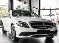 Mercedes-Benz E class 2020 - Cần bán nhanh chiếc Mercedes-Benz E200 Exclusive, sản xuất 2020, giá siêu ưu đãi giá 2 tỷ 290 tr tại Hà Nội