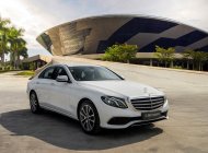 Mercedes-Benz E class 2020 - Bán xe với giá thấp với chiếc Mercedes-Benz E200 Exclusive, sản xuất 2020, giao nhanh giá 2 tỷ 290 tr tại Tp.HCM