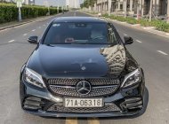 Mercedes-Benz C class 2019 - Cần bán lại xe Mercedes C class sản xuất 2019, màu đen giá 1 tỷ 750 tr tại Tp.HCM