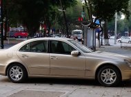 Mercedes-Benz E240 2006 - Cần bán xe Mercedes đời 2006, màu nâu còn mới, giá tốt giá 299 triệu tại Hà Nội
