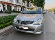 Toyota Innova   V 2010 - Cần bán gấp Toyota Innova V 2010, màu bạc chính chủ giá cạnh tranh giá 320 triệu tại Hà Nội