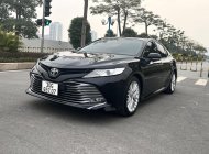 Toyota Camry Q 2020 - Bán Toyota Camry Q năm 2020, xe siêu mới, nhìn là ưng ngay, liên hệ giá 1 tỷ 225 tr tại Hà Nội