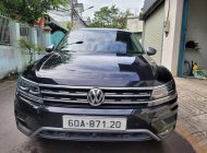 Volkswagen Tiguan 2020 - Xe Volkswagen Tiguan Luxury S sản xuất 2020, màu đen, nhập khẩu nguyên chiếc, xe như mới vì ít đi giá 1 tỷ 450 tr tại Đồng Nai