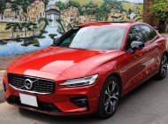 Volvo S60 T5 R-Design AWD 2020 - Bán Volvo S60 T5 R-Design AWD năm 2020, màu đỏ, nhập khẩu nguyên chiếc giá 1 tỷ 679 tr tại Tp.HCM