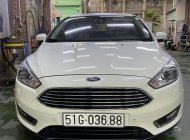 Cần bán gấp Ford Focus  1.5L Ecoboost Titanium năm sản xuất 2018, màu trắng chính chủ, giá 600tr giá 600 triệu tại Tp.HCM