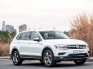 Bán Volkswagen Tiguan Elegance sản xuất 2020, màu trắng, nhập khẩu giá 1 tỷ 699 tr tại Tp.HCM