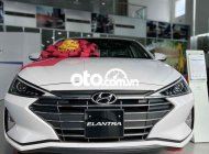 Hyundai Elantra 2022 - Bán Hyundai Elantra năm 2022, màu trắng giá 580 triệu tại Bến Tre