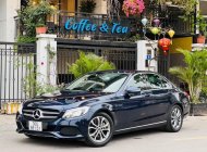 Mercedes-Benz C200 2017 - Xe Mercedes C200 2.0AT sản xuất năm 2017, màu xanh lam giá 1 tỷ 99 tr tại Nghệ An