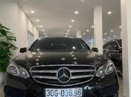 Mercedes-Benz E250 2022 - Màu đen, xe nhập giá 1 tỷ 30 tr tại Long An