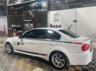 BMW 320i 2011 - Cam kết không đâm đụng, ngập nước - Xe chính chủ, gầm bệ chắc chắn - Đã độ màn hình, loa, camera lùi giá 405 triệu tại Nghệ An