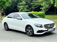 Mercedes-Benz E180 2020 - Độc nhất - Trắng, nội thất nâu nguyên bản hãng - Siêu lướt - Bao check hãng giá 1 tỷ 659 tr tại Bình Dương