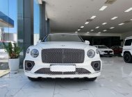 Bentley Bentayga 2021 - V8 model 2022 màu trắng giá 17 tỷ 299 tr tại Hà Nội