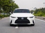 Lexus IS 300 2021 - Cần bán lại xe màu trắng giá 2 tỷ 690 tr tại Hà Nội