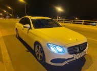 Mercedes-Benz E250 2017 - Bán xe màu trắng giá 1 tỷ 350 tr tại Quảng Ninh