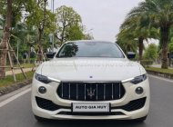 Maserati 2017 - Màu trắng nội thất đỏ giá 2 tỷ 999 tr tại Hà Nội
