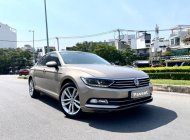 Volkswagen Passat 2017 - Máy 1.8 Turbo ít hao xăng 100km/8 lít, màu vàng cát, full cao cấp nhất đủ đồ giá 740 triệu tại Tp.HCM