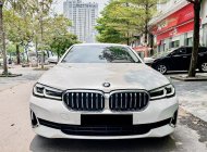 BMW 520i 2021 - Màu trắng, siêu lướt 17.000km giá 2 tỷ 880 tr tại Hà Nội