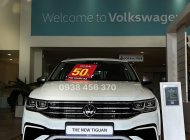 Volkswagen Tiguan Allspace Tiguan LuxuryS 2022 - Bán ô tô Volkswagen Tiguan LuxuryS nội thất đen năm 2023, xe nhập giá 1 tỷ 929 tr tại Tp.HCM