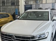 Volkswagen Touareg Touareg Trắng SUV 7 chỗ Coupe cực đẹp 2023 form mới 2022 - Cần bán xe Volkswagen Touareg Touareg Trắng SUV 7 chỗ Coupe cực đẹp 2023 form mới đời 2022, màu trắng, xe nhập giá 3 tỷ 499 tr tại Tp.HCM