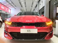 Kia K5 2022 - Cơ một sở hữu chiếc Kia K5 giá tốt - Tặng BHVC 1 năm, hỗ trợ trả góp. Liên hệ ngay để được tư vấn báo giá lăn bánh giá 874 triệu tại Bình Phước