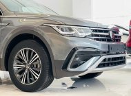Volkswagen Tiguan 2022 - Cần bán volkswagen tiguan 2023 - giá tốt - màu xám giá 1 tỷ 699 tr tại Hà Nội
