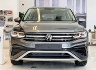 Volkswagen Tiguan 2023 - Nhập khẩu Mỹ, màu xám cực đẹp, sang trọng, ưu đãi lên đến hàng trăm triệu tiền mặt, cam kết tốt nhất giá thị trường giá 1 tỷ 499 tr tại Tp.HCM