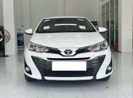 Toyota Camry 2021 - màu trắng, siêu lướt 6000km, còn bảo hành chính hãng, xe zin 100% giá 1 tỷ 30 tr tại Tp.HCM