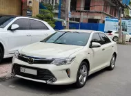 Toyota Camry 2016 - Cần bán xe Toyota Camry năm 2016, màu trắng giá 679 triệu tại Tp.HCM